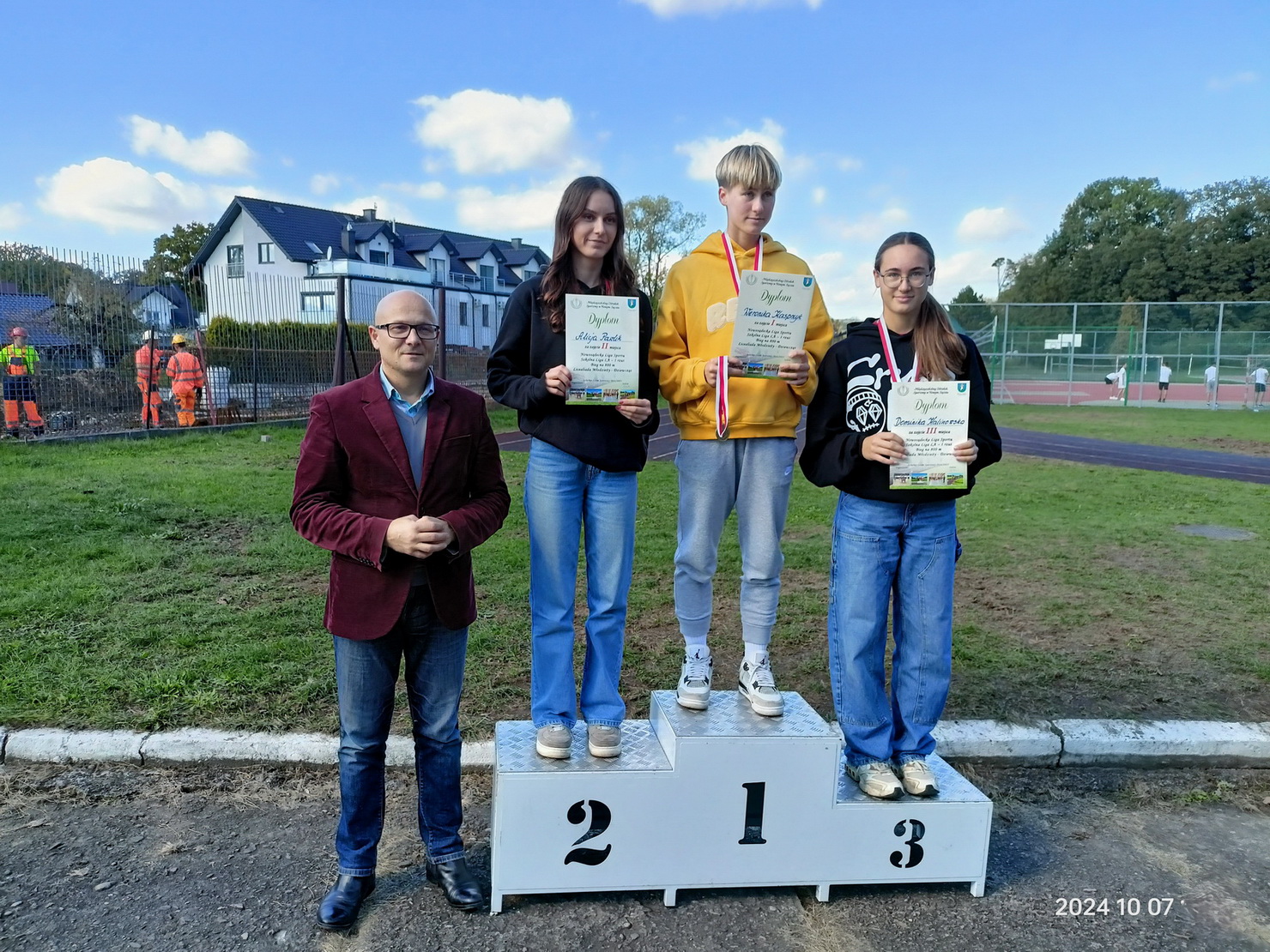 Zdjęcie LA dziewcząt 10 (4)c42af378-f0df-42df-8c5d-97e3fb4ae5db.jpg w galerii Szkolna Drużynowa Liga Lekkoatletyczna dziewcząt – I rzut